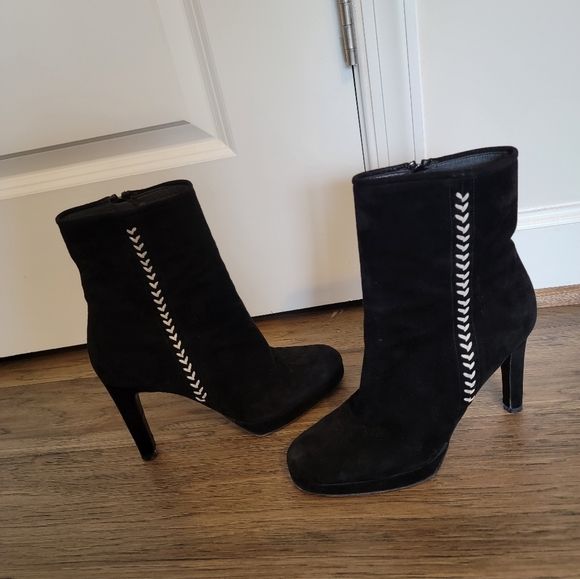 🖤 Stuart Weitzman Black Suede Chevron Heels Ankle Boots Womens 8 M - Picture 5 of 12